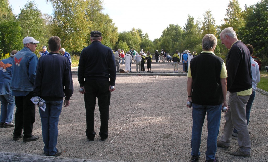 Fullfart på banorna när Kindsringenmästerskapet avgjordes i Hökerum.