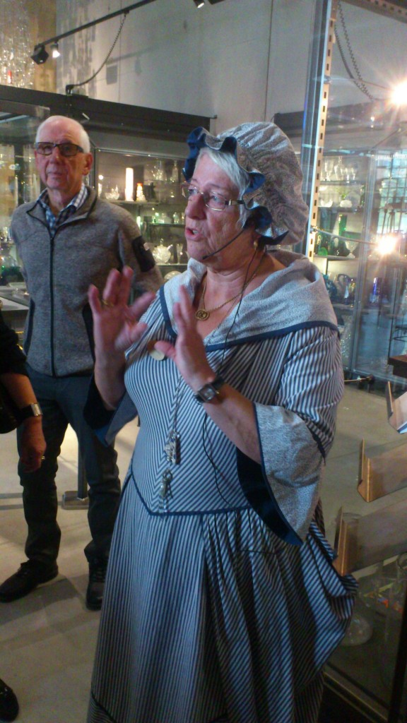 Gun Ohlsson gav en mycket bra berättelse om glasbrukets historia.
