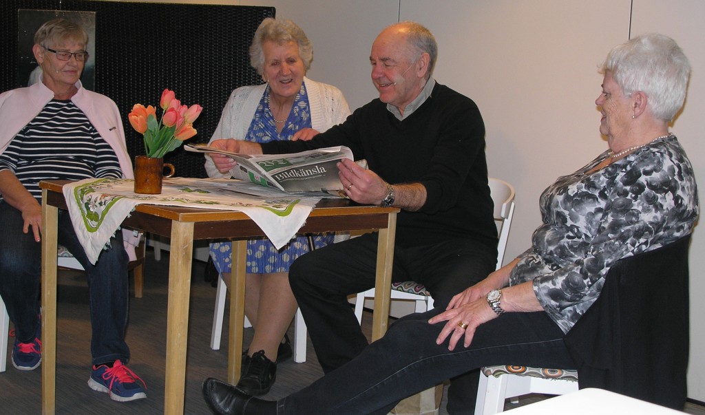 Några av PRO-teaterns aktörer, fr. v Anita Artursson (Rut), Kerstin Lindblom (Ella), Göran Pettersson (Oskar) och Birgitta Pettersson (Lisa).