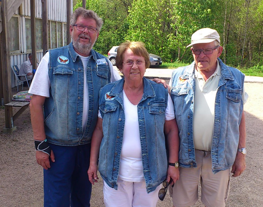 Mixtrippelns DM-segrare från Hökerum, fr.v Eddy Persson, Inga-Lill Thulin och Per Jörgensen.