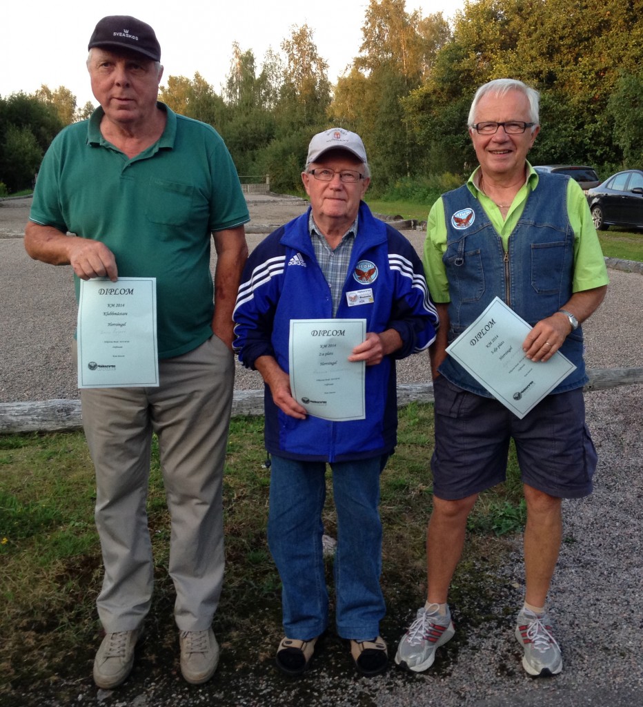 Pristagarna i herrklassen, fr, v klubbmästaren Boris Rygert, Ronnie Andersson 2:a och Egon Ekunger 3:a.