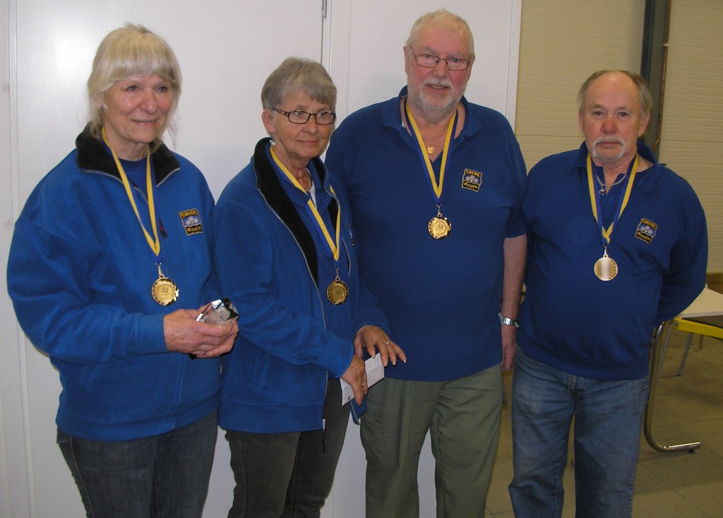 Segrande Skene-laget, fr.v Gudrun Andréasson, Terhi Ylitapio, Hans Johansen och Jan-Erik Johansson.