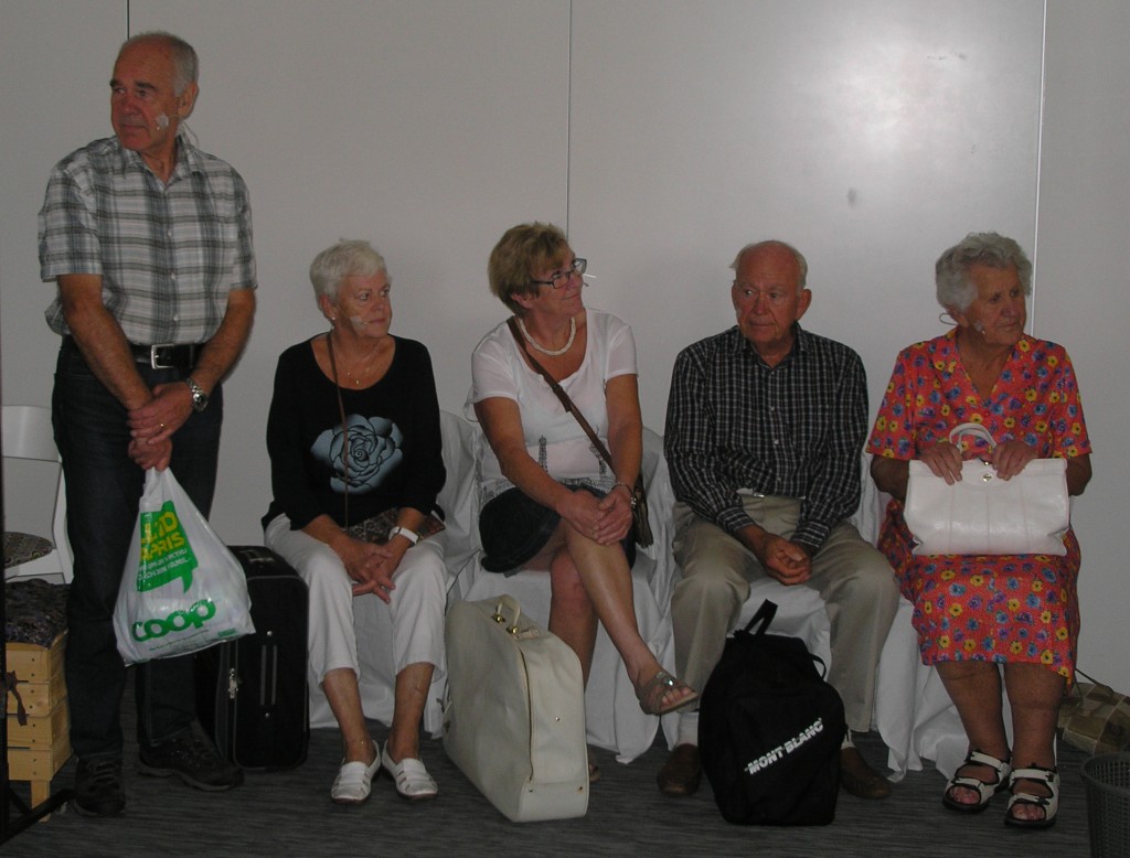 Dalsjöfors PRO-teater, fr.v Göran Pettersson, Birgitta Pettersson, Rosita Dahlström, Sverker Ulfsson, Kerstin Lindblom (och utanför bild Anita Artursson).
