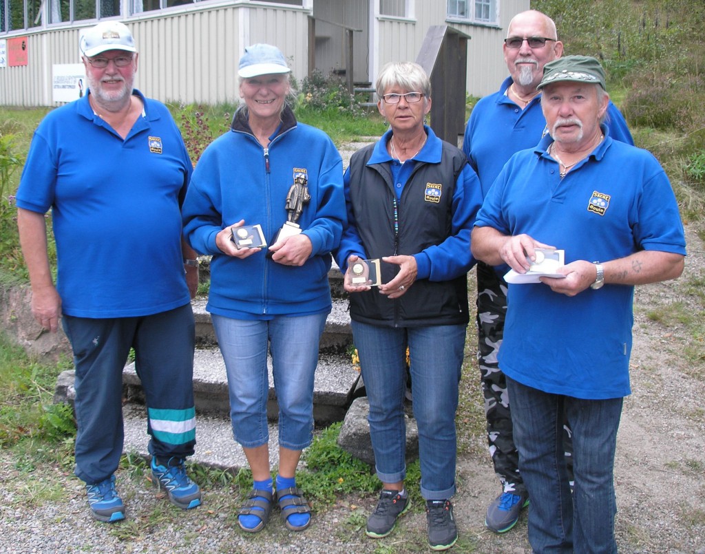 Skenes segrande lag, fr.v Hans Johansen, Gudrun Andreasson, Terhi Ylitapio, Lennart Olsson och Jan-Erik Johansson.