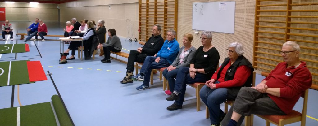 Spellediga blir påhejande supportrar och helt utan några huliganer...